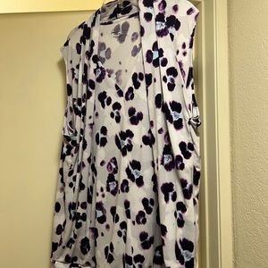 Lane Bryant sz 26/28-30”in length. Gray with purple flowers with turquoise